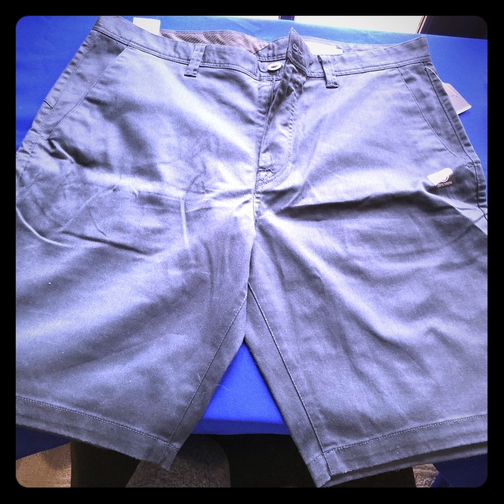 Men’s NWT Volcom shorts size 38